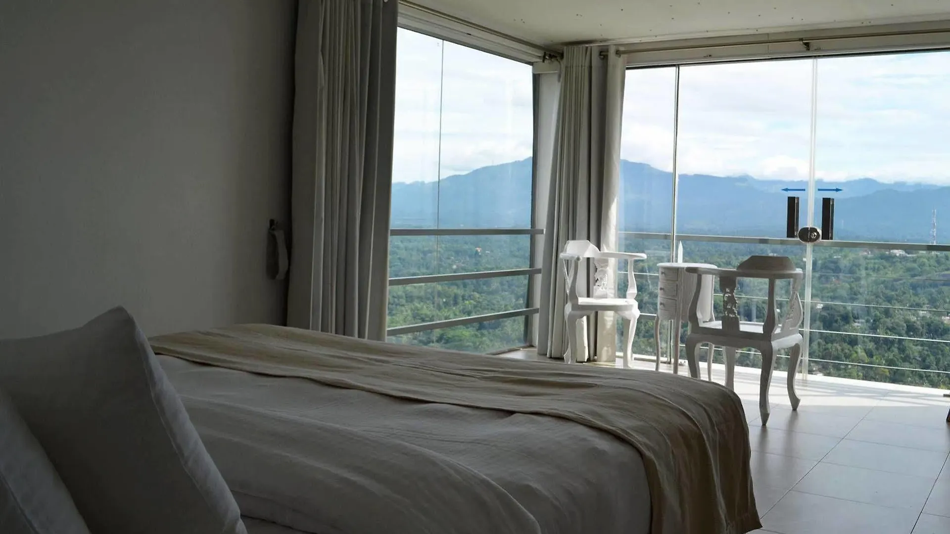 Sky Pavilion Kandy Villa